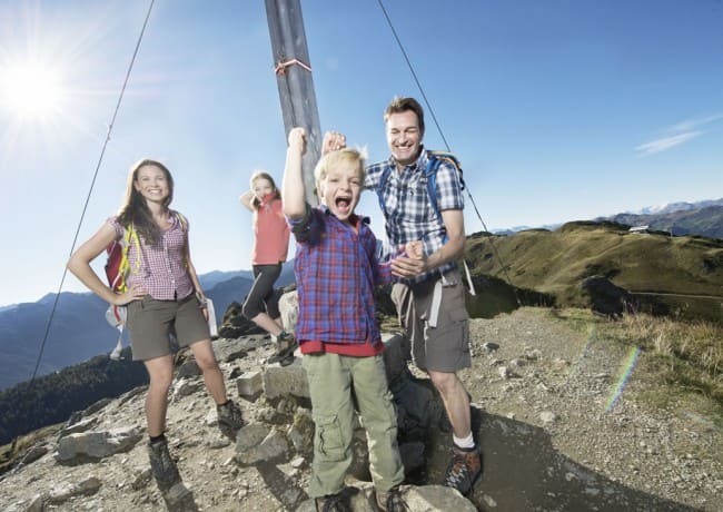 Gipfelsieg im Familienurlaub © Flachau Tourismus