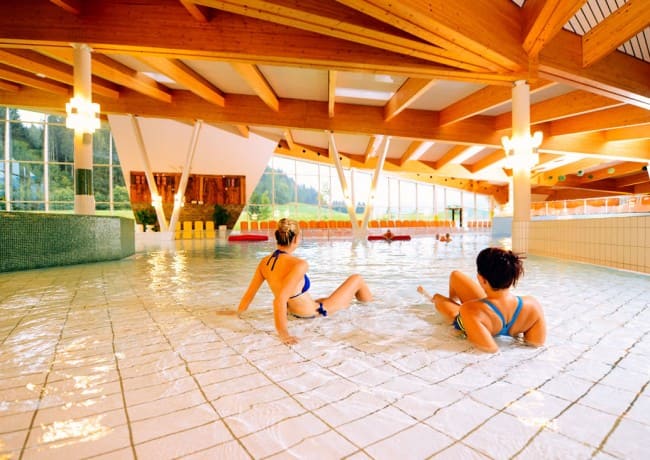 Relaxen in den Pools der Therme © Erlebnis-Therme Amadé